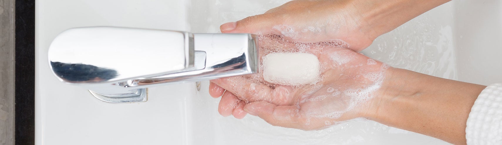 Hero image for an Alation blog about the COVID-19 pandemic